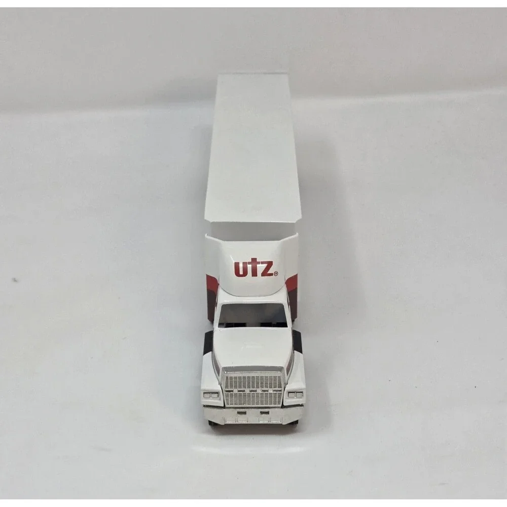 UTZ Quality Foods‎ Promo FORD CL9000 SEMI-TRUCK TRAILER Winross Diecast 10